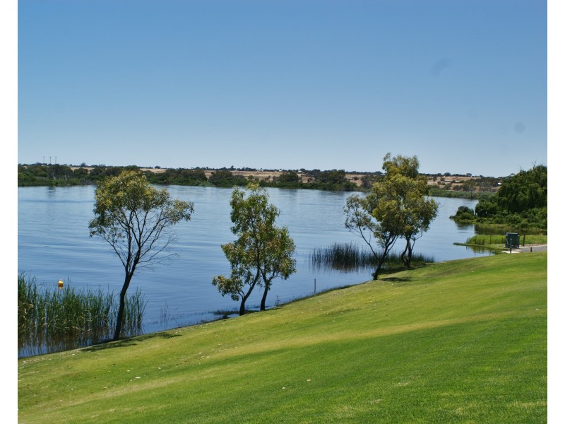 33 Queen Louisa Drive, Murray Bridge SA 5253
