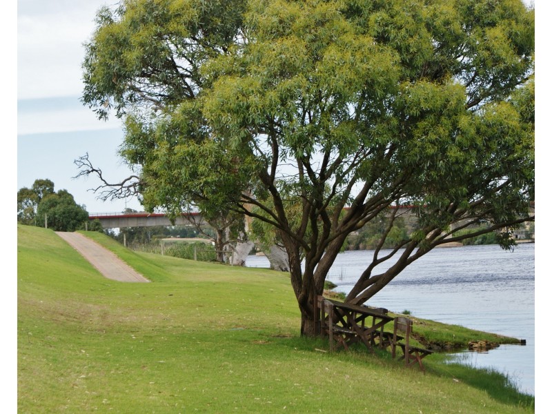 33 Queen Louisa Drive, Murray Bridge SA 5253