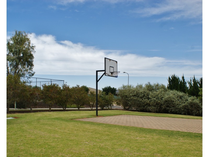 33 Queen Louisa Drive, Murray Bridge SA 5253