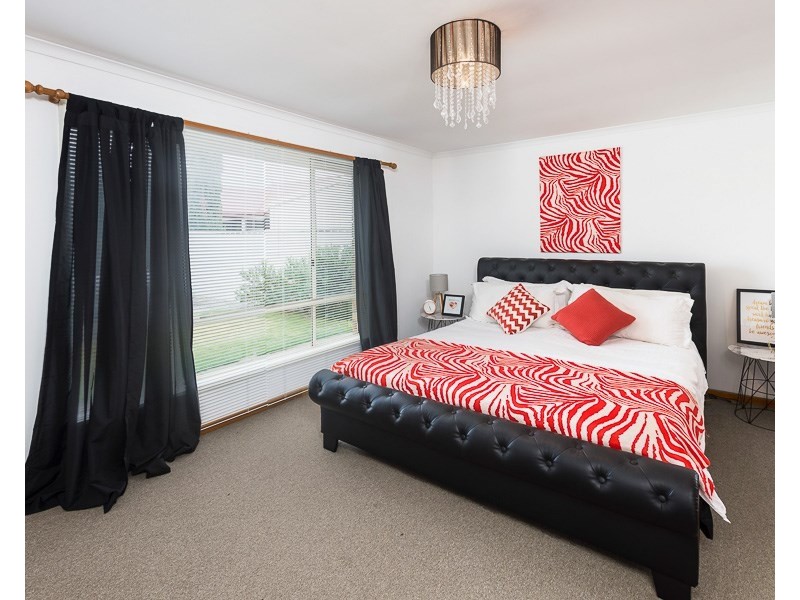 24 Ovens Avenue, Murray Bridge SA 5253