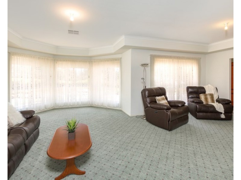 8 Schwerdt Road, Murray Bridge SA 5253