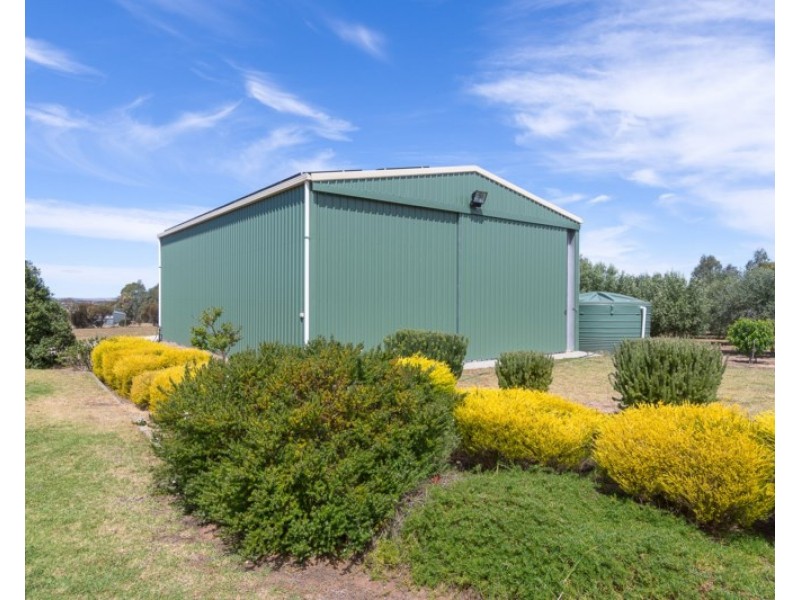 8 Schwerdt Road, Murray Bridge SA 5253
