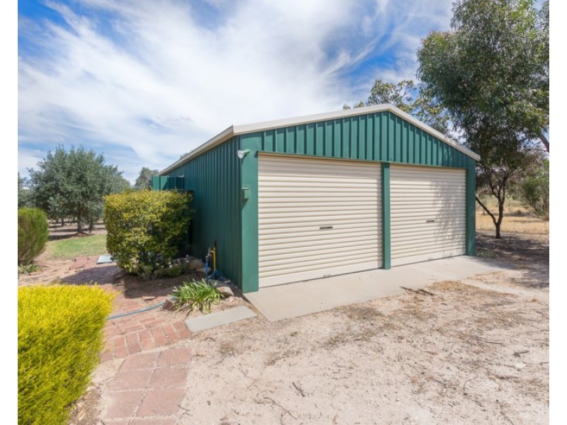 8 Schwerdt Road, Murray Bridge SA 5253