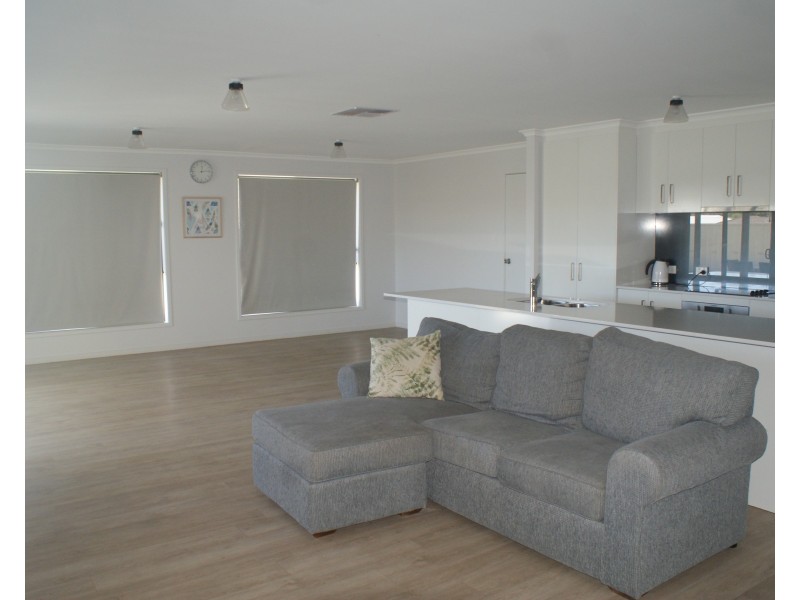 4 Lyric Close, Murray Bridge SA 5253