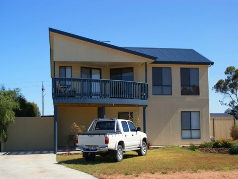 2 Seymour Terrace, Wellington SA 5259