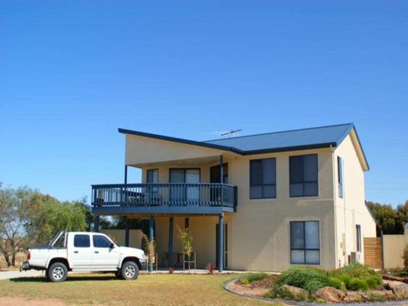 2 Seymour Terrace, Wellington SA 5259