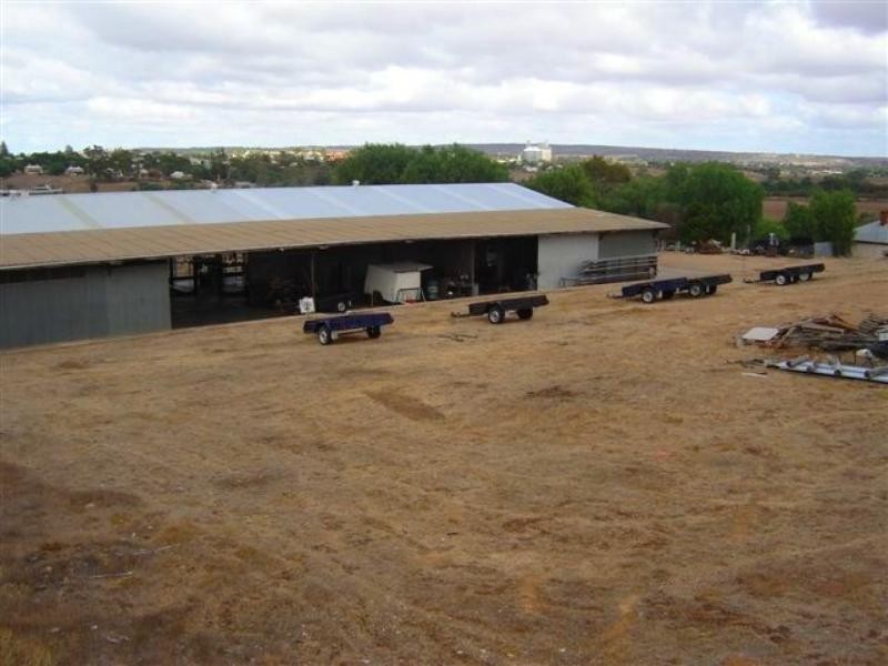 2 Princes Highway, Murray Bridge SA 5253