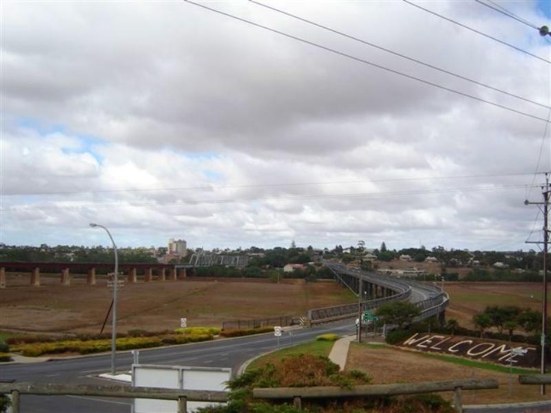 2 Princes Highway, Murray Bridge SA 5253