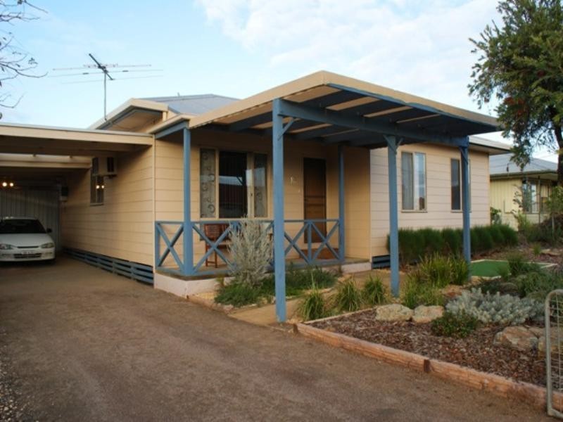 18 Weigall Avenue, Murray Bridge SA 5253