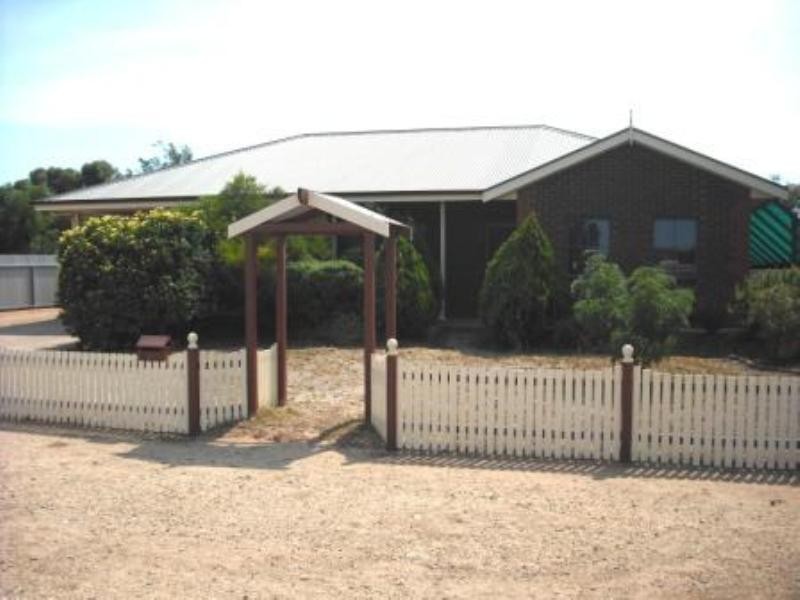 8 Acacia Street, Murray Bridge SA 5253
