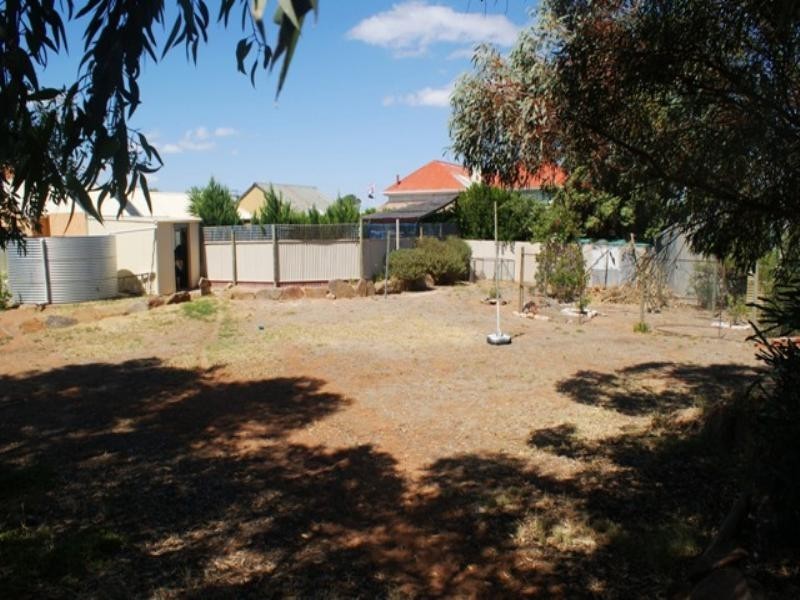 10 Charles Street, Murray Bridge SA 5253