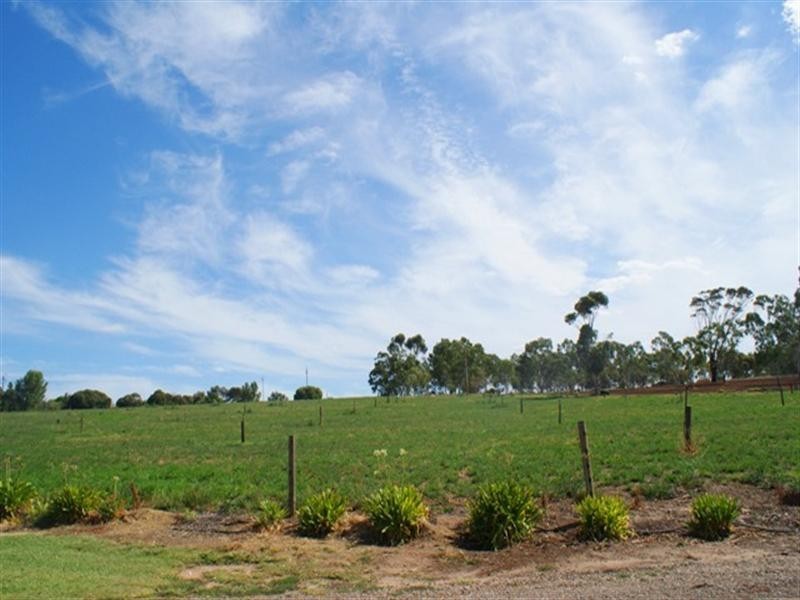 RMB 3150 Jervois Road, Woods Point SA 5253