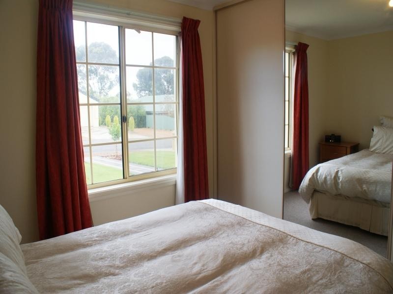 8a Silver Birch Drive, Murray Bridge SA 5253