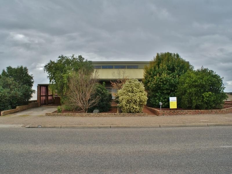 24 Roper Road, Murray Bridge SA 5253