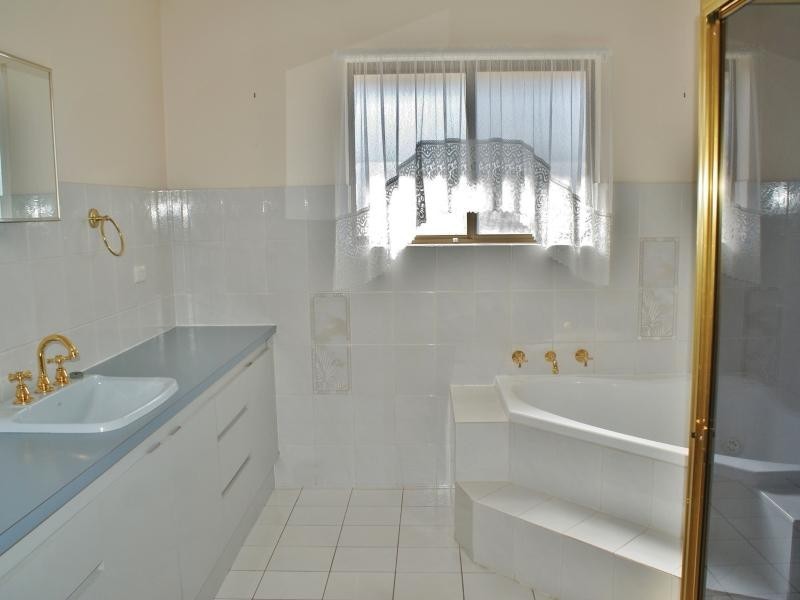 24 Roper Road, Murray Bridge SA 5253