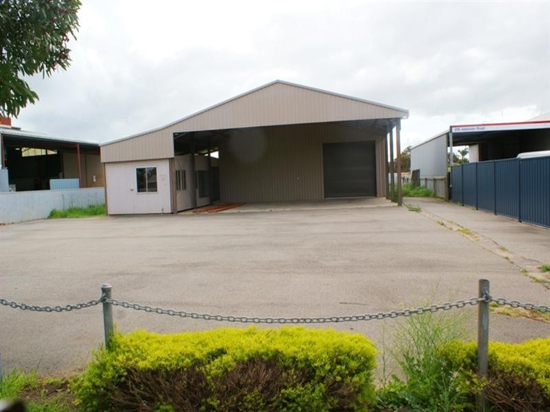 221 Adelaide Road, Murray Bridge SA 5253
