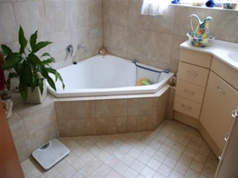 8 Long Island Road, Murray Bridge SA 5253