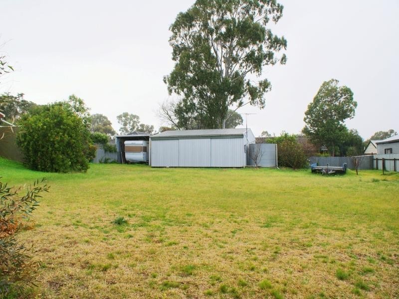 11 Raymond Road, Murray Bridge SA 5253