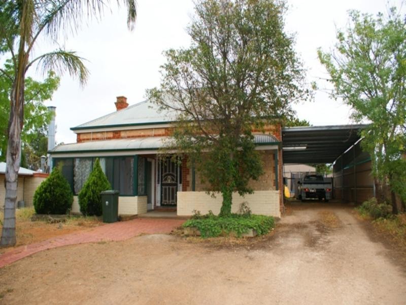 95 Adelaide Road, Murray Bridge SA 5253