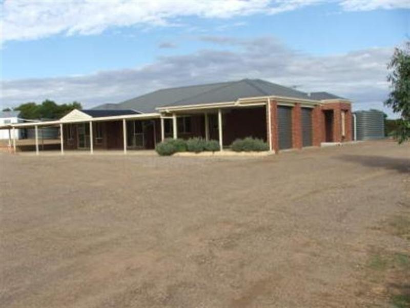 16 Coonawarra Road, Sunnyside SA 5253