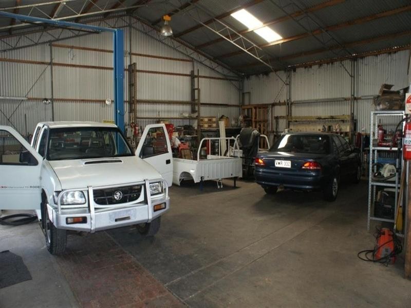 219 Adelaide Road, Murray Bridge SA 5253