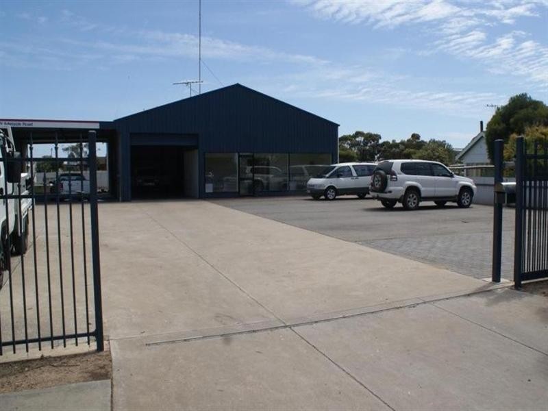219 Adelaide Road, Murray Bridge SA 5253