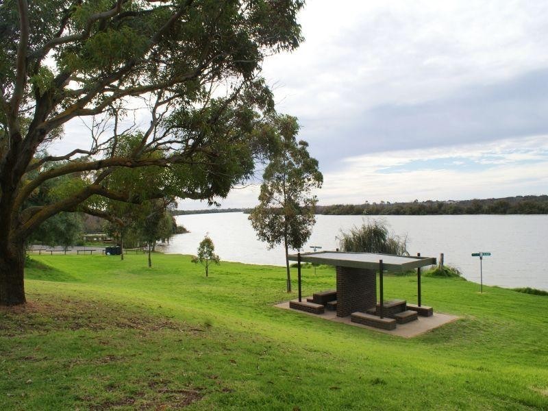 4 Raye Street, Wellington SA 5259