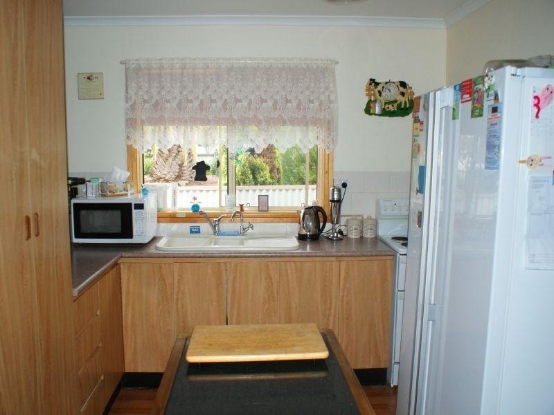 4 Raye Street, Wellington SA 5259