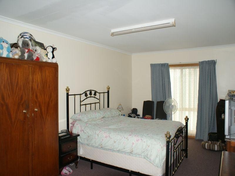 4 Raye Street, Wellington SA 5259