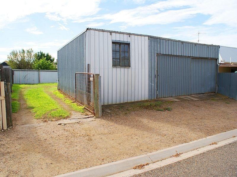 33 Clara Street, Murray Bridge SA 5253