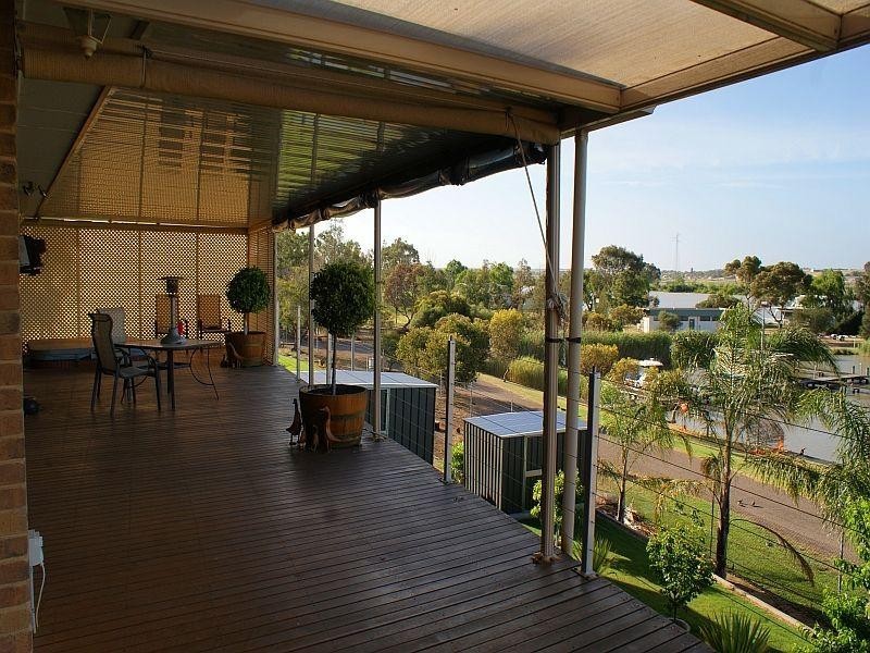 18 Riverglen Drive, White Sands SA 5253