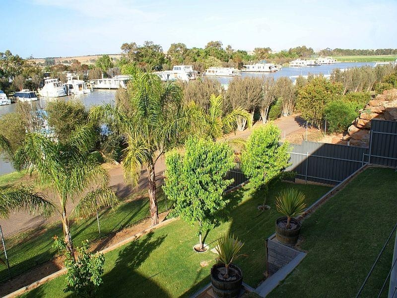 18 Riverglen Drive, White Sands SA 5253