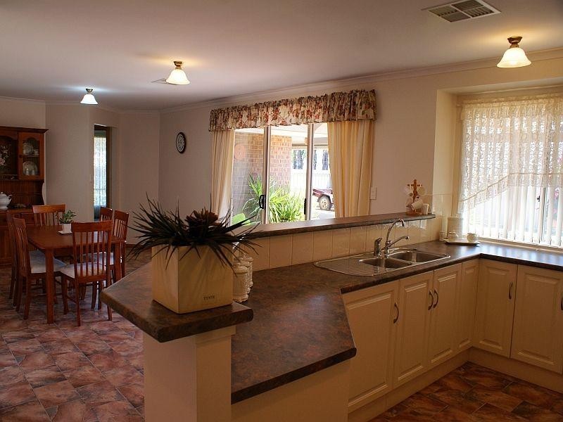 16 Jacaranda Street, Murray Bridge SA 5253