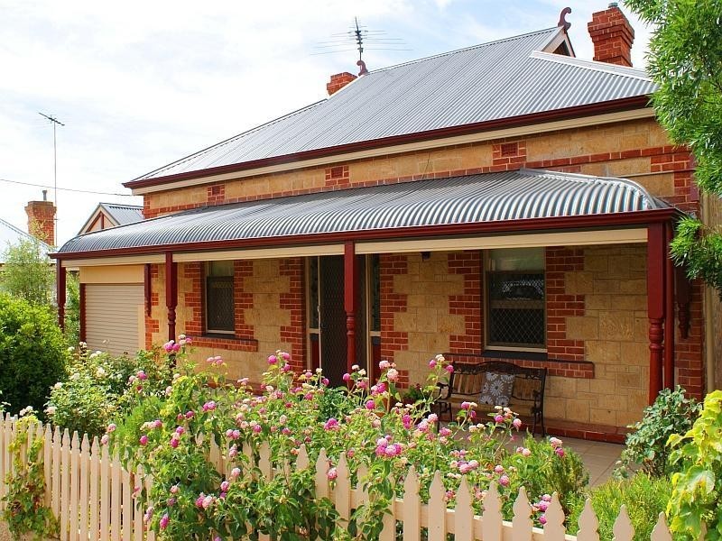 4 Marchand Street, Murray Bridge SA 5253