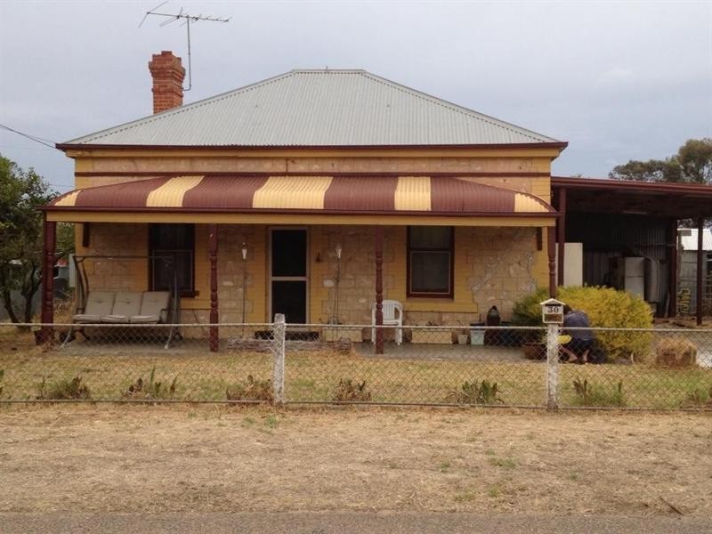 30 Hurtle Street, Woods Point SA 5253