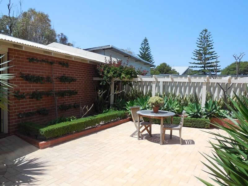 31 Gingin Road, Lancelin WA 6044