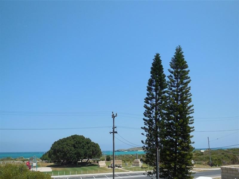 31 Gingin Road, Lancelin WA 6044