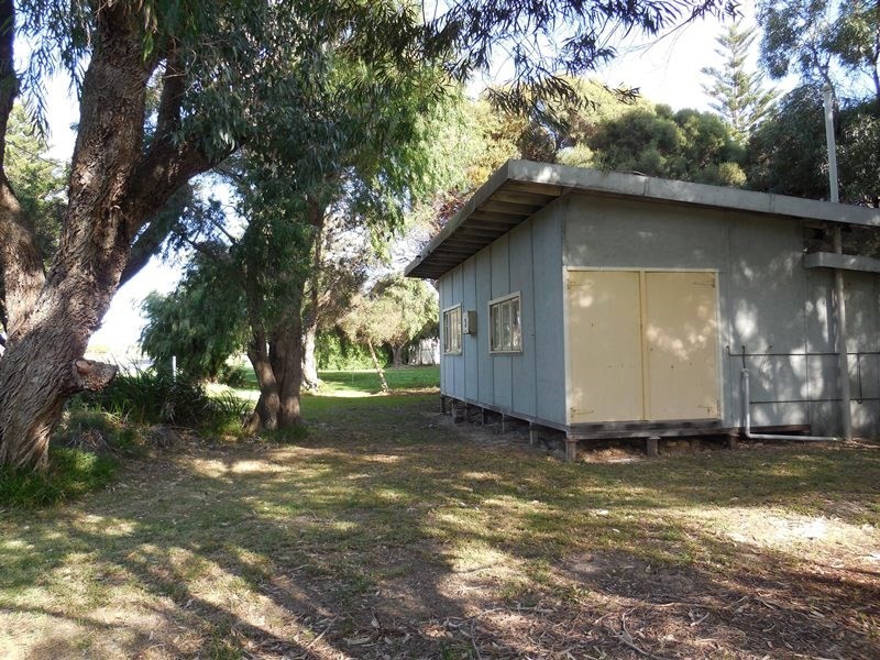 3 Bandy Avenue, Lancelin WA 6044