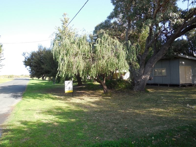 3 Bandy Avenue, Lancelin WA 6044