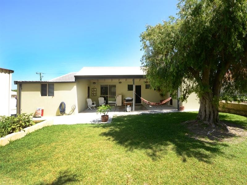 16 Wedge Street, Ledge Point WA 6043