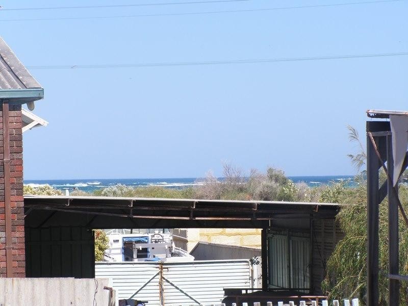 58 Bootoo Street, Lancelin WA 6044