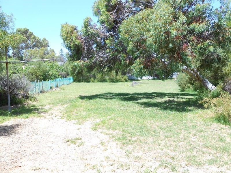 101 Gingin Road, Lancelin WA 6044