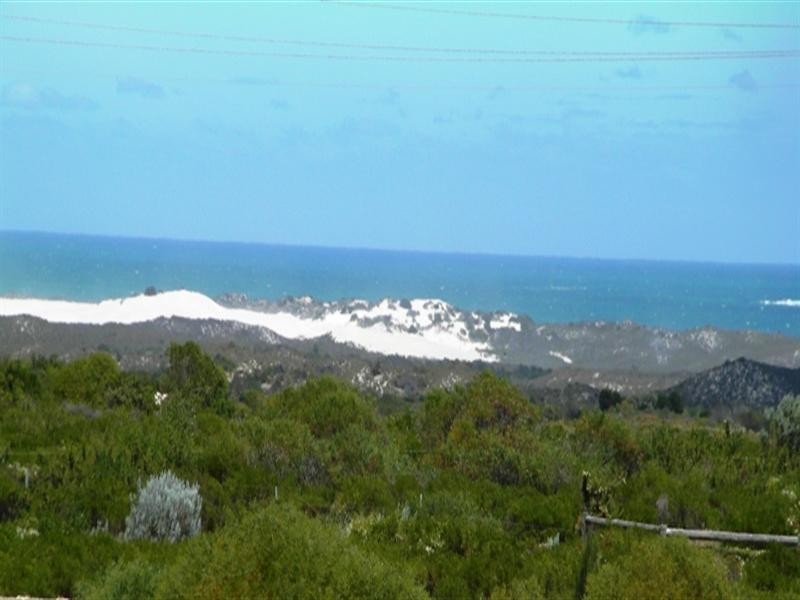 305 Pindari Place, Karakin WA 6044