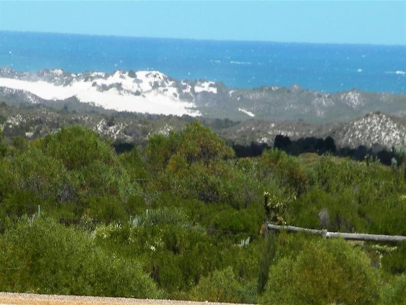 305 Pindari Place, Karakin WA 6044