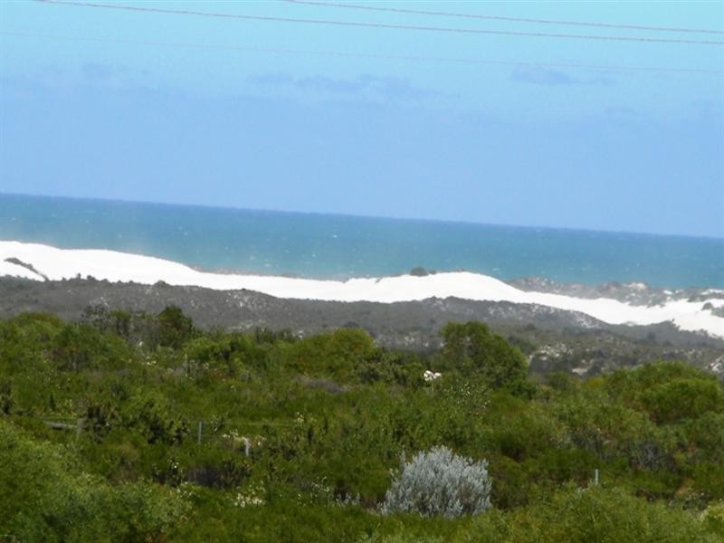 305 Pindari Place, Karakin WA 6044