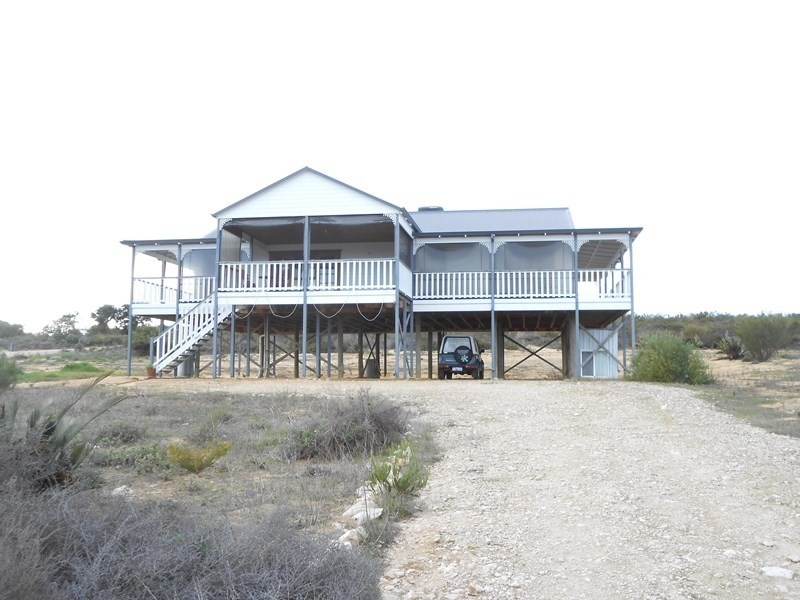 18 Olive Grove, Karakin WA 6044