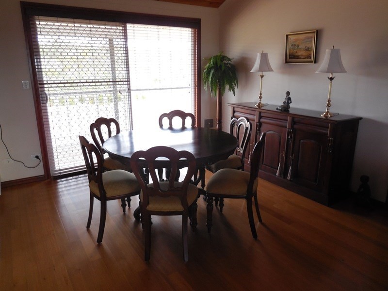 18 Olive Grove, Karakin WA 6044