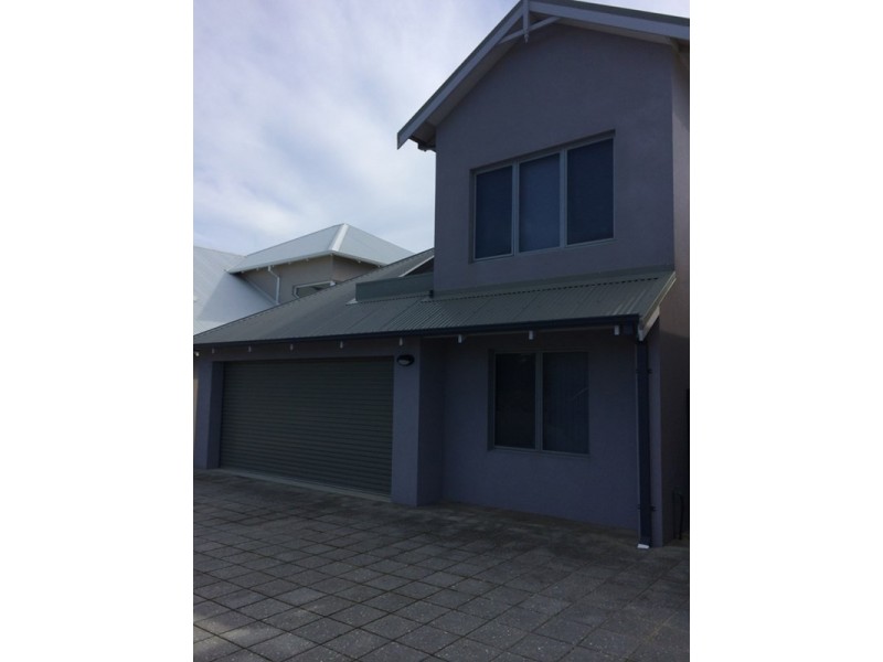 21/2 Robertson Road, Ledge Point WA 6043