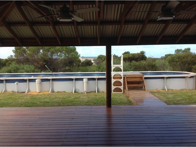 18 Redheart Court, Lancelin WA 6044