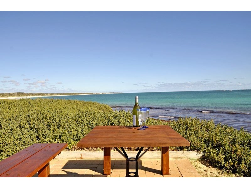 23 De Burgh Street, Ledge Point WA 6043